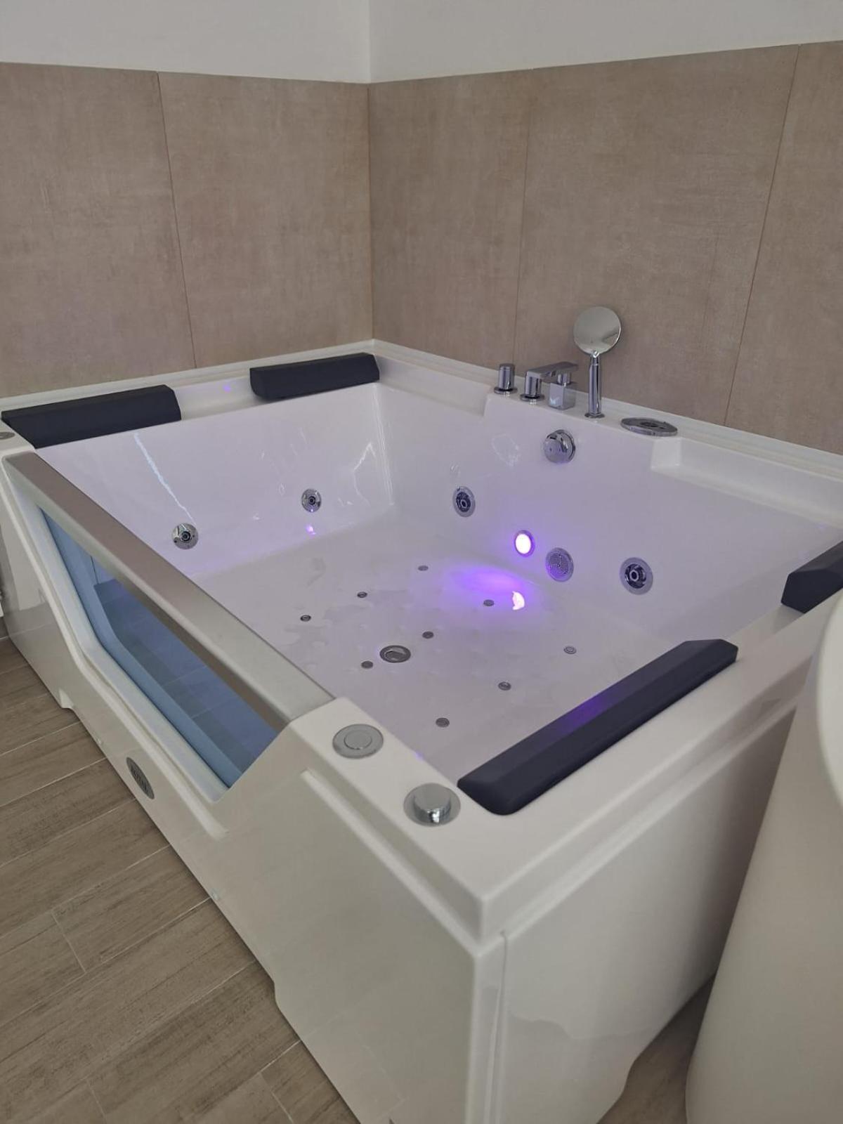 Bed E Suite Domar บรินดิซิ ภายนอก รูปภาพ