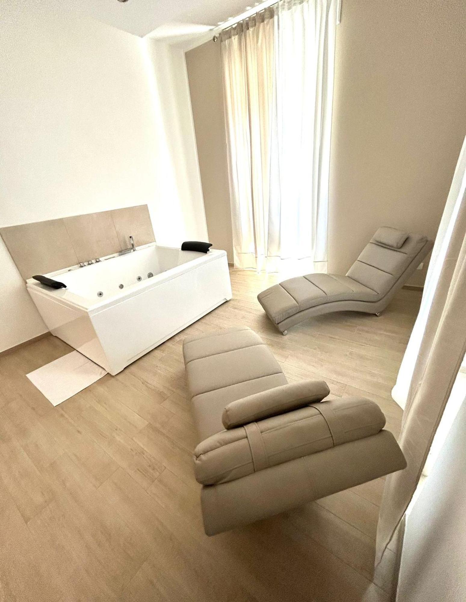 Bed E Suite Domar บรินดิซิ ภายนอก รูปภาพ