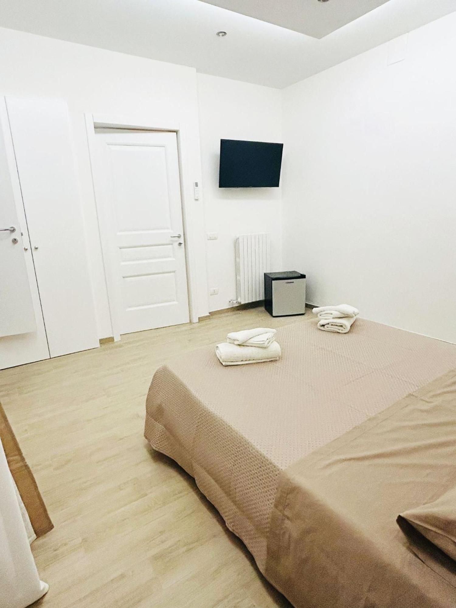 Bed E Suite Domar บรินดิซิ ภายนอก รูปภาพ